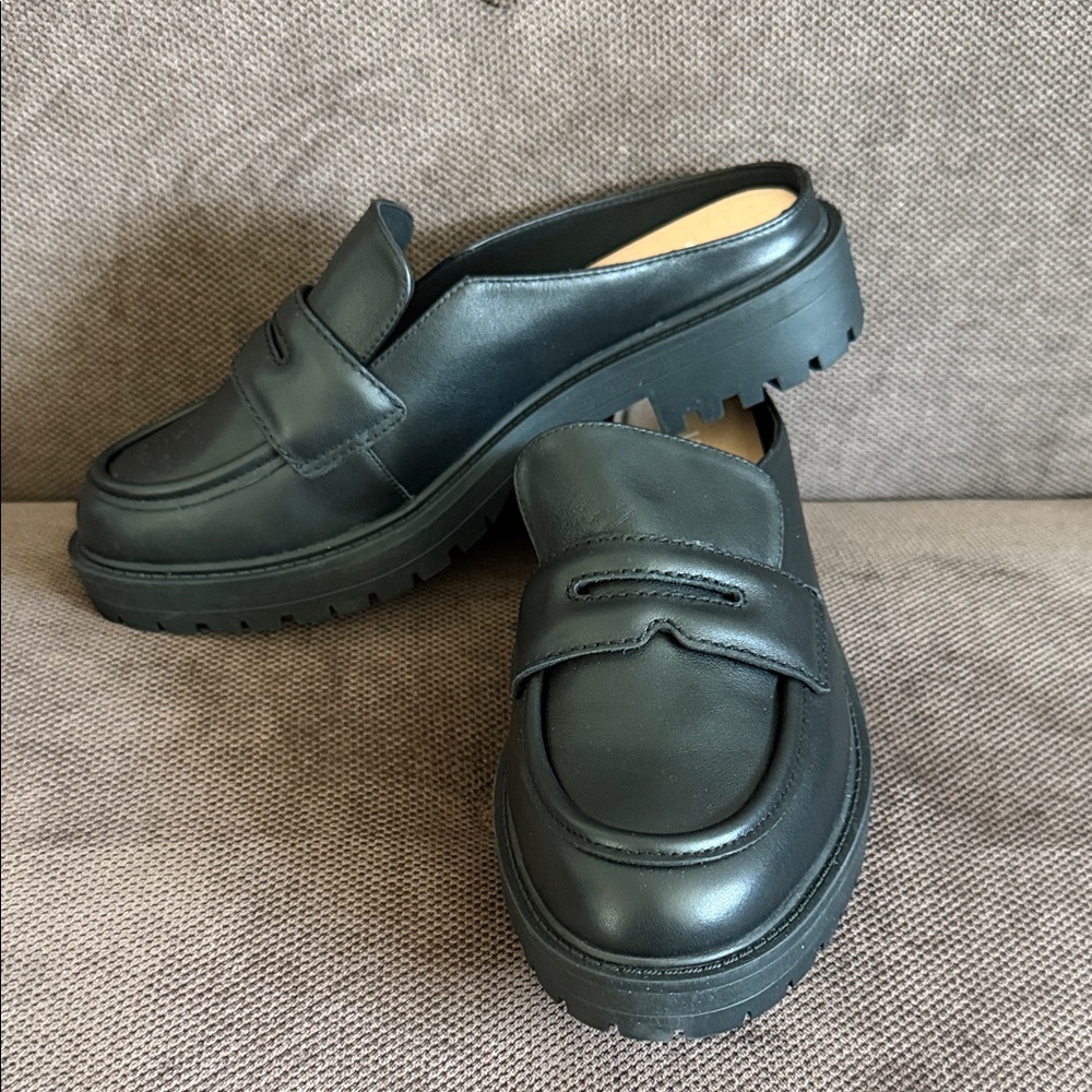 WYDR Lug Loafer Mule - Black - NWOT
